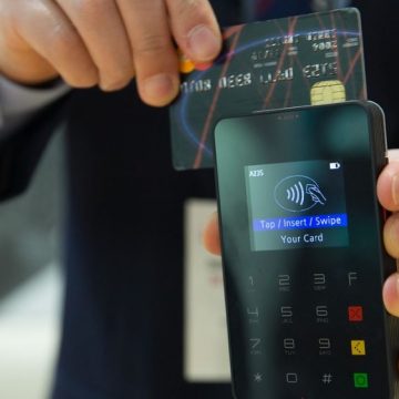 Comprar a vista ou parcelado, o que faz mais sentido para você?