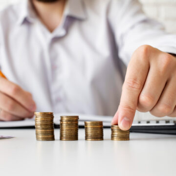 Como reduzir as taxas de juros de dívidas? Guia completo para sair do vermelho