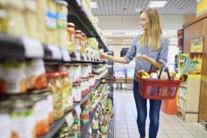 Crie lista de compras antes de ir ao supermercado