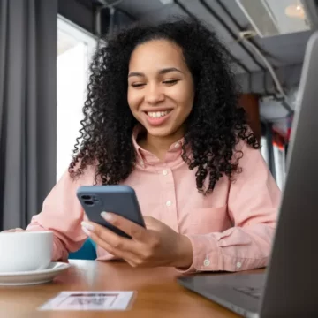 Pedir empréstimo no App do banco ou em site comparador: onde a taxa é menor?