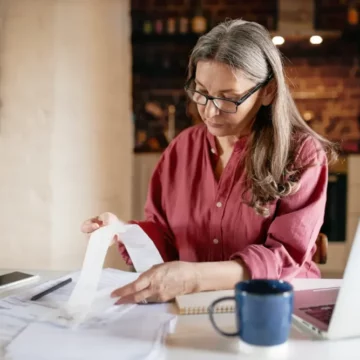 É preciso pagar taxa para liberar empréstimo? Fique atento